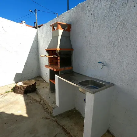 Вилла Caparica, V4 House With Garden In Lazarim, Caparica