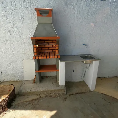 Вилла Caparica, V4 House With Garden In Lazarim, Caparica Алмада