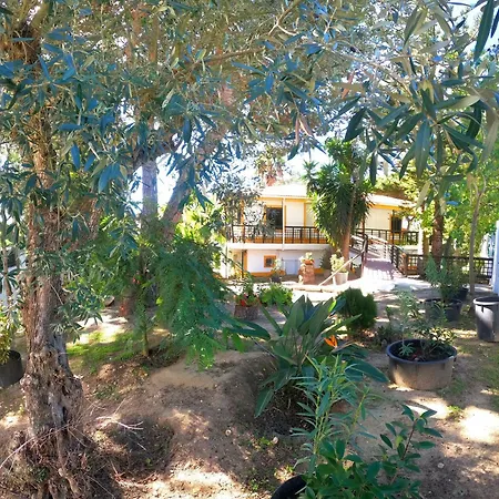 Caparica, V4 House With Garden In Lazarim, Caparica * Almada