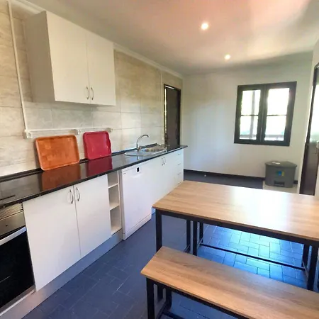 Villa Caparica, V4 House With Garden In Lazarim, Caparica *