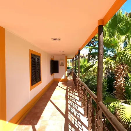 Caparica, V4 House With Garden In Lazarim, Caparica *