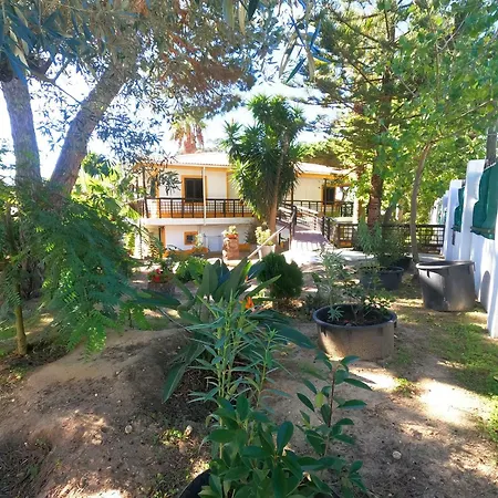 Caparica, V4 House With Garden In Lazarim, Caparica * Алмада